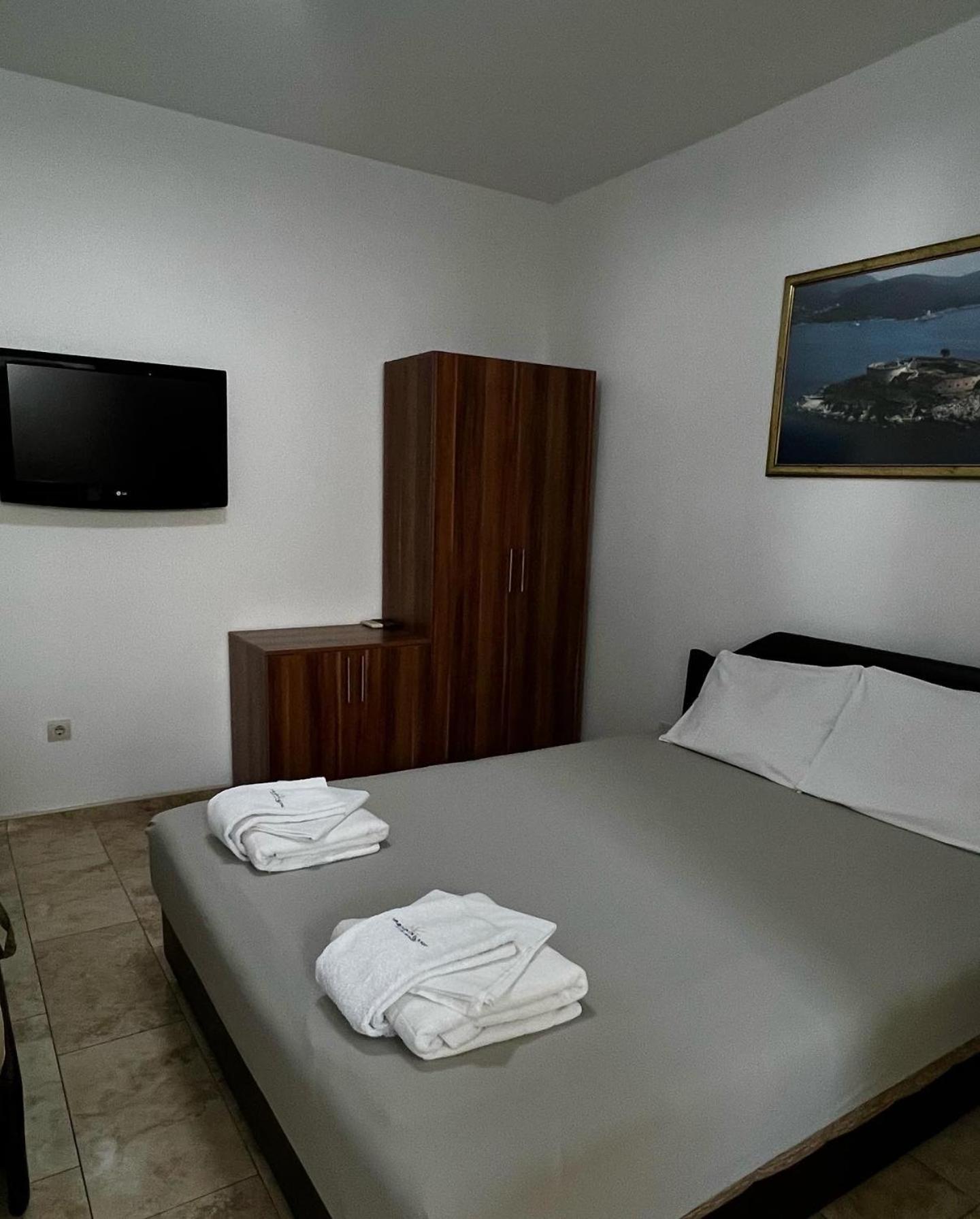 Apartmani Luksic Sutomore Ngoại thất bức ảnh