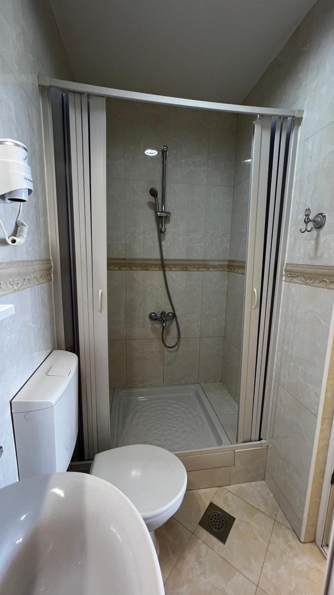 Apartmani Luksic Sutomore Ngoại thất bức ảnh