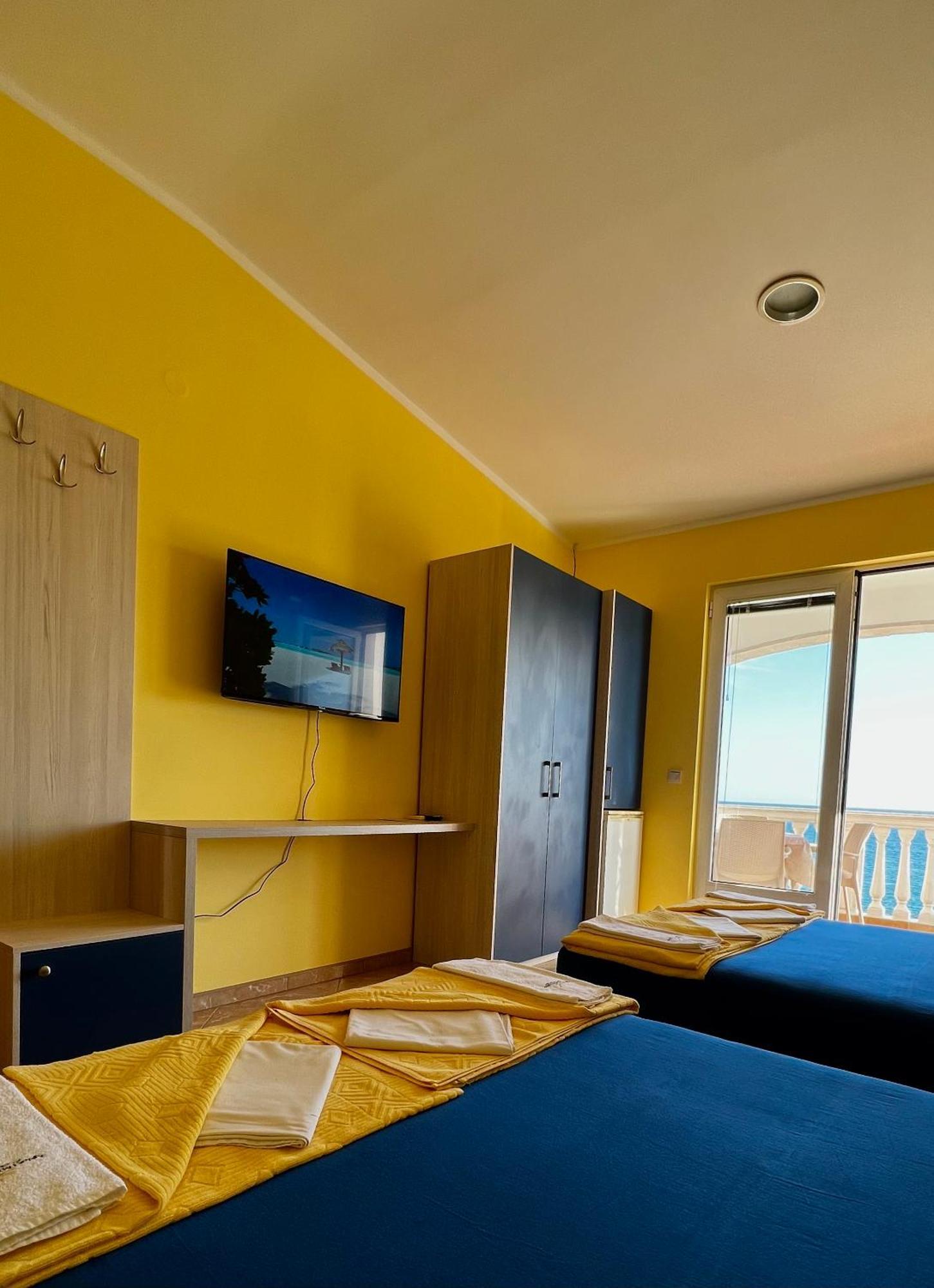 Apartmani Luksic Sutomore Ngoại thất bức ảnh