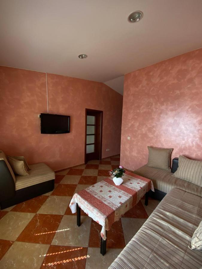 Apartmani Luksic Sutomore Ngoại thất bức ảnh